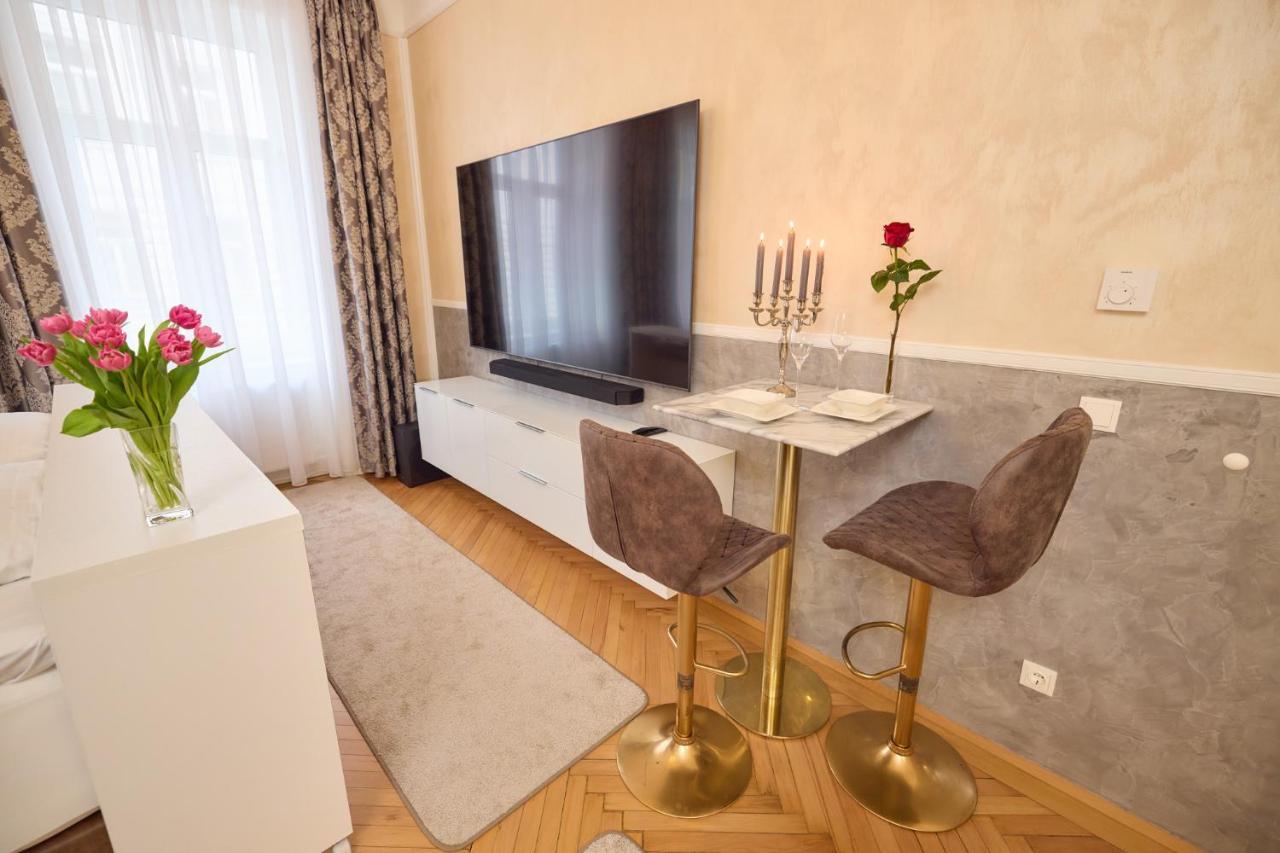 Sophies Place Augarten - Imperial Lifestyle Parking Apartment Wien